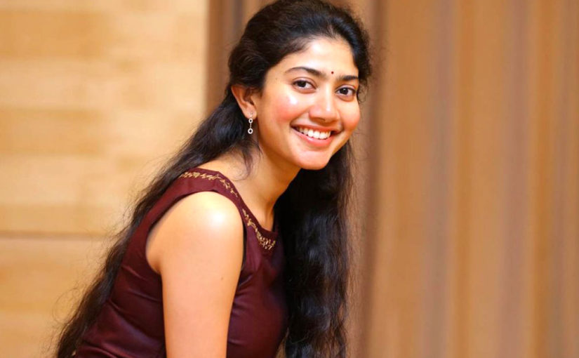 ফেয়ারনেস ক্রিমের বিজ্ঞাপনের প্রস্তাব ফিরিয়ে আলোচনায় মলায়ালম ছবির নায়িকা সাই পল্লবী