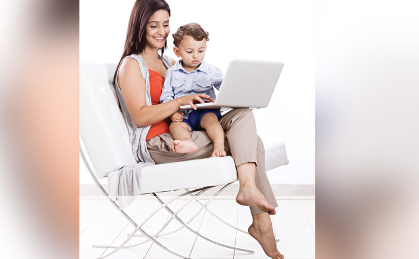 ঘরে-বাইরে সমান তালে