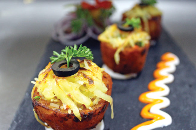 চাল দিয়ে চালবাজি