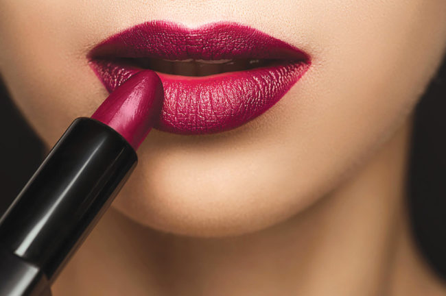 লিপস্টিক ব্লান্ডার থেকে বাঁচুন