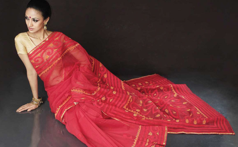 শাড়িতে সাজো সাজো রব