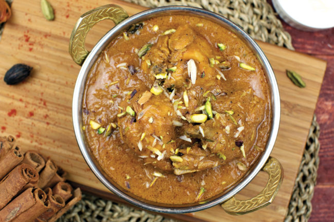 হেঁশেলে এবার বাদামি মুর্গ কোর্মা