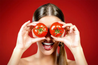 Beauty treatment with tomato