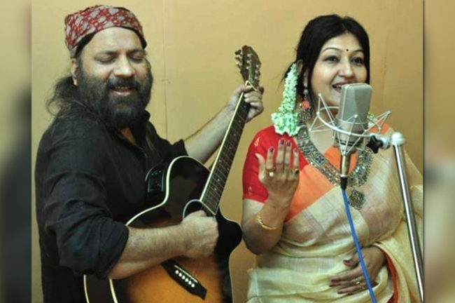 জোনাকি-র গান-বিলাসে সহযোগী দেবজ্যোতি