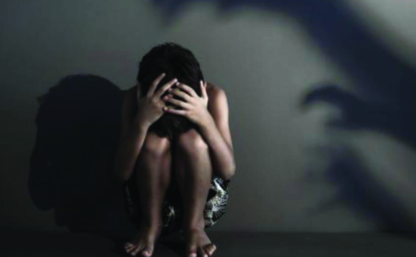 শিশুকন্যার উপর যৌন নির্যাতন করছে তার কাকা