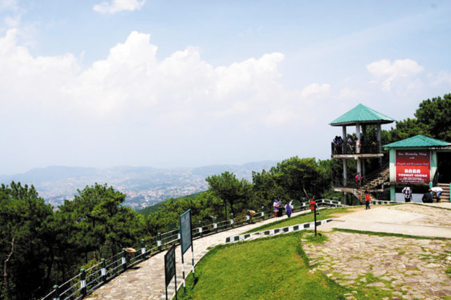 মেঘে ঢাকা শিলং-এর রূপকথা