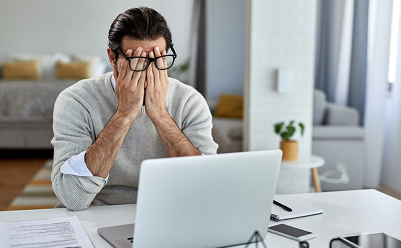 কাজের চাপে চোখের সমস্যা খুব ভোগাচ্ছে