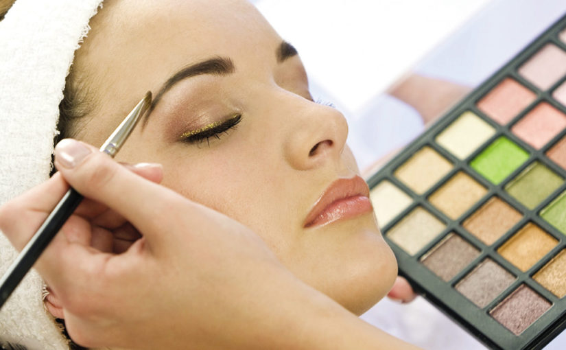 মেক-আপ থেকে অ্যালার্জির সমস্যা – (প্রথম পর্ব)