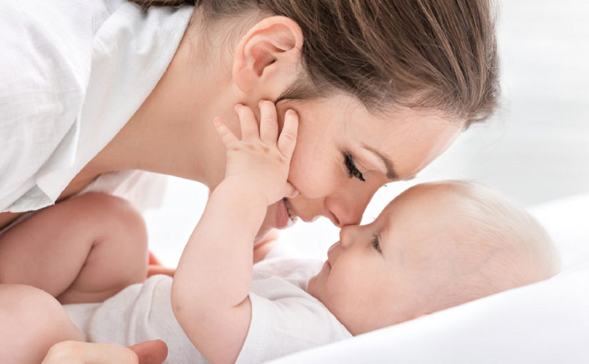 শিশুর সঙ্গে কথা বলুন ওকে কথা বলা শেখাতে