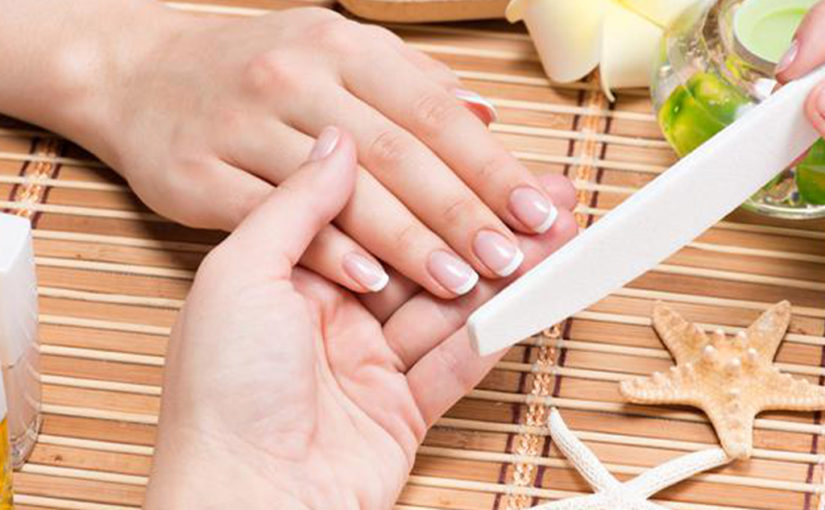 শারোদোৎসবের আগে বাড়িতেই সারুন ম্যানিকিয়োর