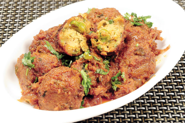 ফুলকপির কোফতা কারি আর ড্রাই ভেজিটেবল-এ বাজিমাত