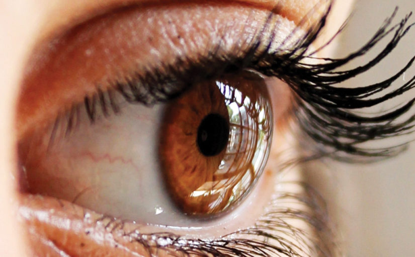 চোখের পাতা কাঁপে কেন?