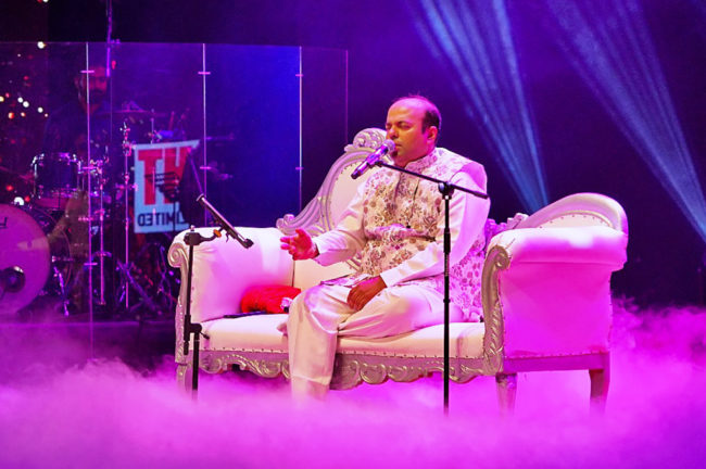 সংগীতের মাধ্যমে মানসিক অস্থিরতা দূর করতে কলকাতা-য় আসছেন অমেয়া দাবলি