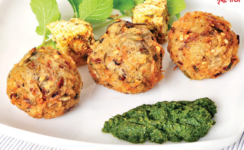 মশালা-রাইস বড়া এবং আলু-পনির পকোড়া