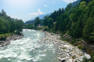 সুন্দরী সিমলা আর মনভোলানো মানালি