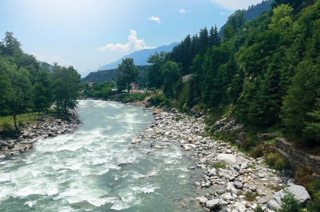 সুন্দরী সিমলা আর মনভোলানো মানালি