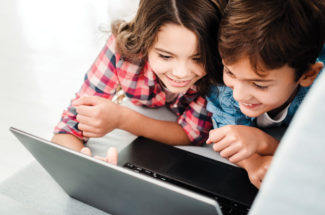 আপনার সন্তানের চাই ভালো বন্ধু