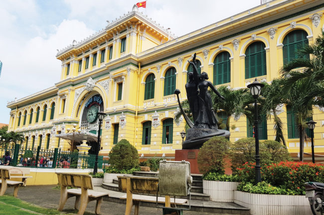 ইতিহাসের গন্ধমাখা হো চি মিন সিটি (পর্ব-০১)