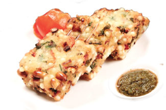সাবুদানার কিউব আর মশলাদার পনির জমবে ভালো